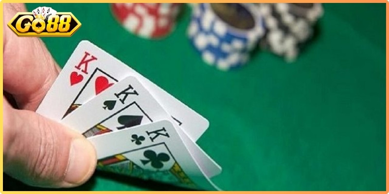 Cách Chơi Bài Tấn Chi Tiết Cho Người Mới Bắt Đầu Tham Gia 1 Sắp xếp bài hợp lý và chọn thời điểm tấn công phù hợp là yếu tố quan trọng